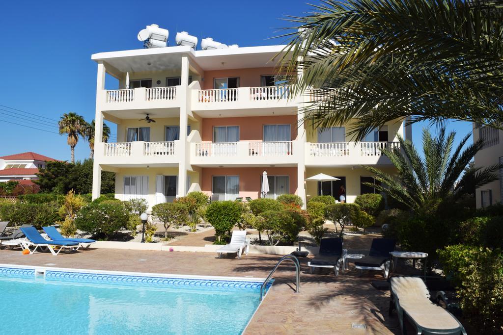 Diana 49 Apartment Paphos Bagian luar foto