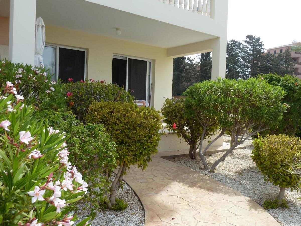 Diana 49 Apartment Paphos Bagian luar foto